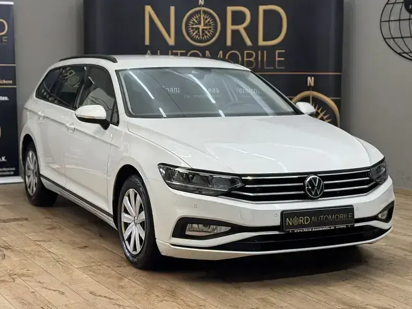 Usata VW Passat Conceptline 150 CV (110 kW) 2022 Bianco Station wagon