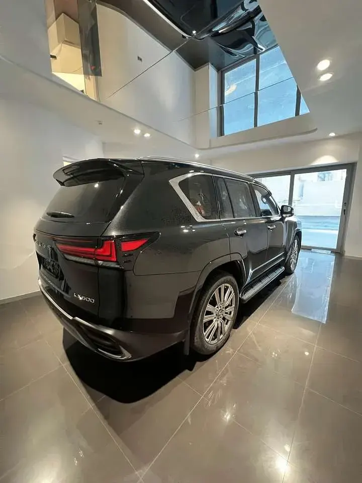 Neu Lexus LX600 415 PS (305 kW) 2026 Schwarz SUV