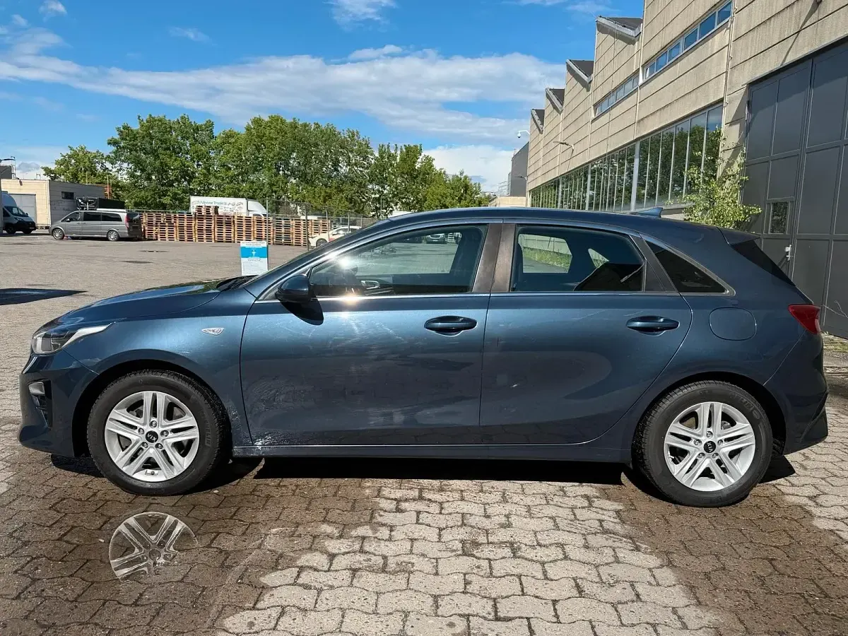 Gebraucht Kia Ceed Edition 7 99 PS (72 kW) 2018 Blau Kleinwagen
