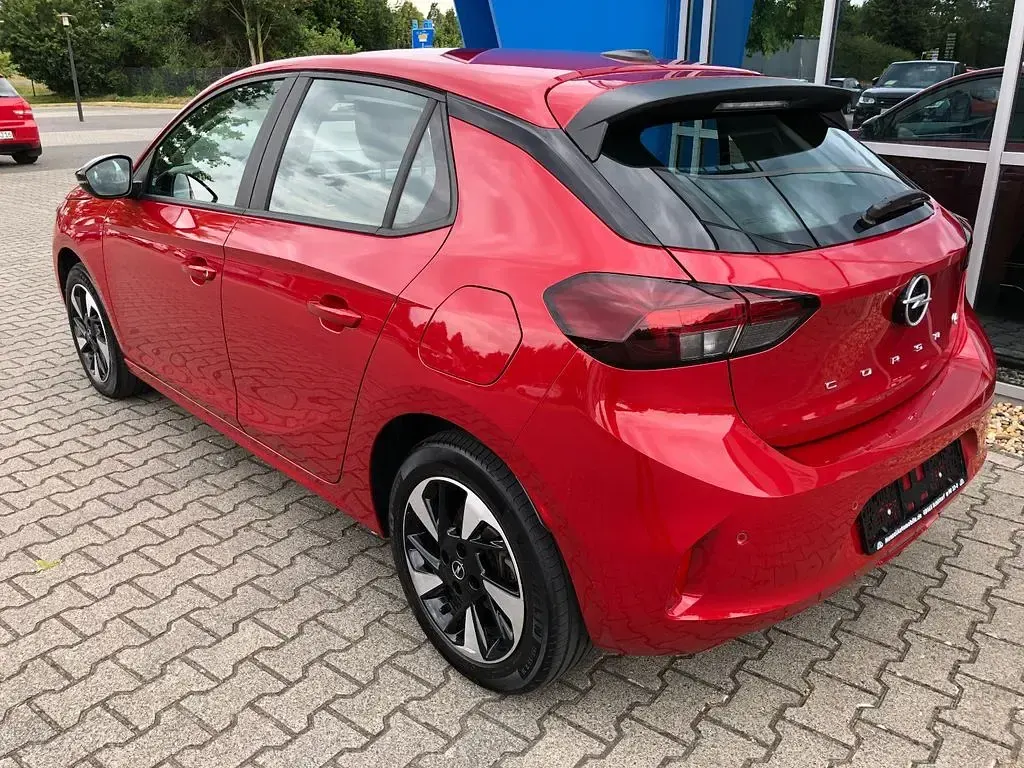 Gebraucht Opel Corsa-e 100 kW (136 PS) 2023 Rot Kleinwagen