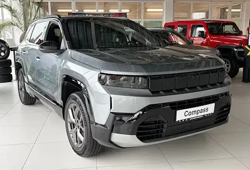 Neu Jeep Compass 145 PS (106 kW) 2026 Grau SUV