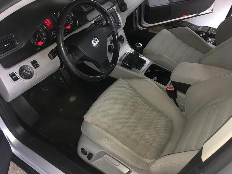 Gebraucht VW Passat Sportline 150 PS (110 kW) 2005 Silber Kombi