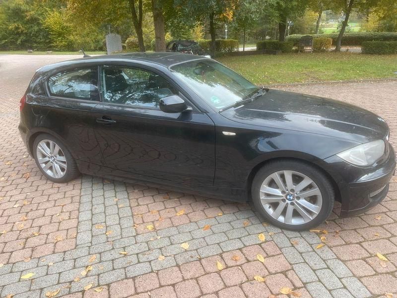 Gebraucht 2011 BMW 118 Sport Line Kleinwagen | 3.200 € (Guter Preis) - Bild 1/4