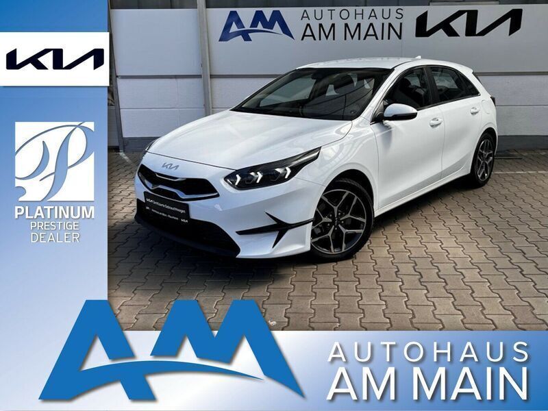 Weiss Gebraucht 2024 Kia Ceed Spirit Limousine | 23.350 € (Guter Preis) - Bild 1/3