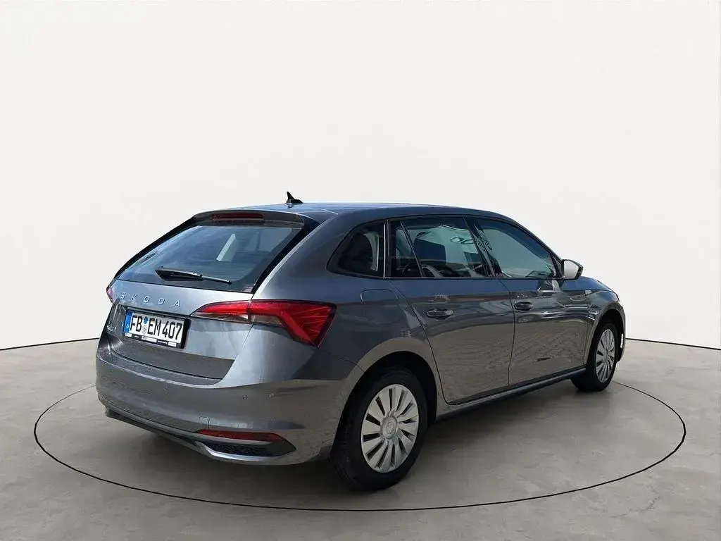 Gebraucht Skoda Scala Essence 95 PS (69 kW) 2024 Grau Kleinwagen