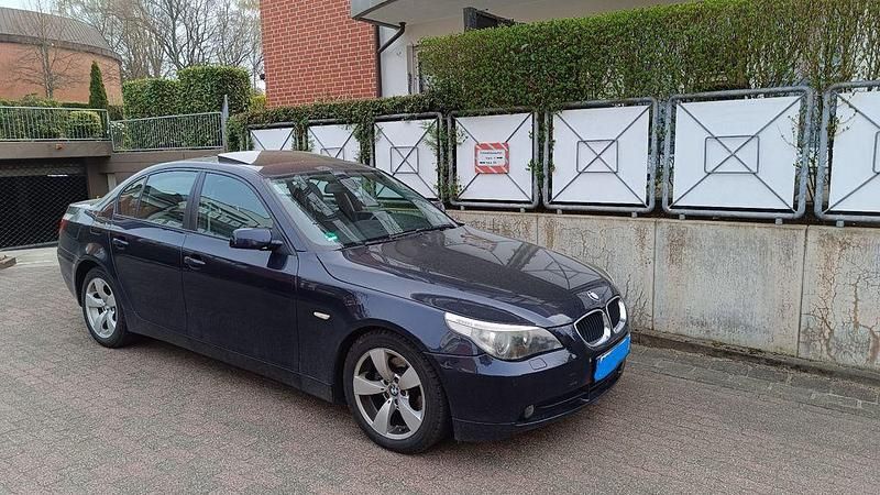 Gebraucht BMW 520 170 PS (125 kW) 2004 Blau Limousine