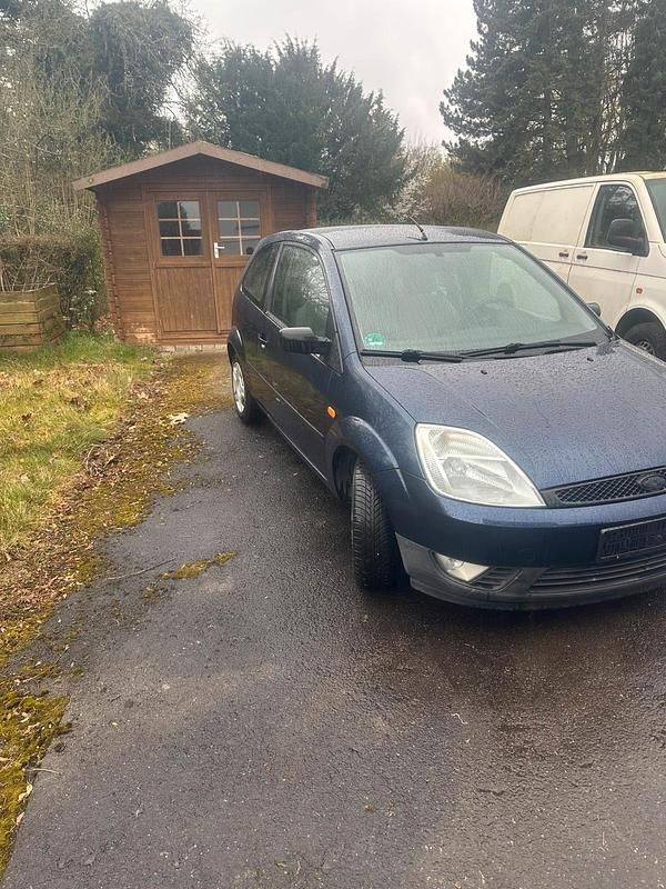 Usata Ford Fiesta 69 CV (50 kW) 2003 Blu Utilitaria