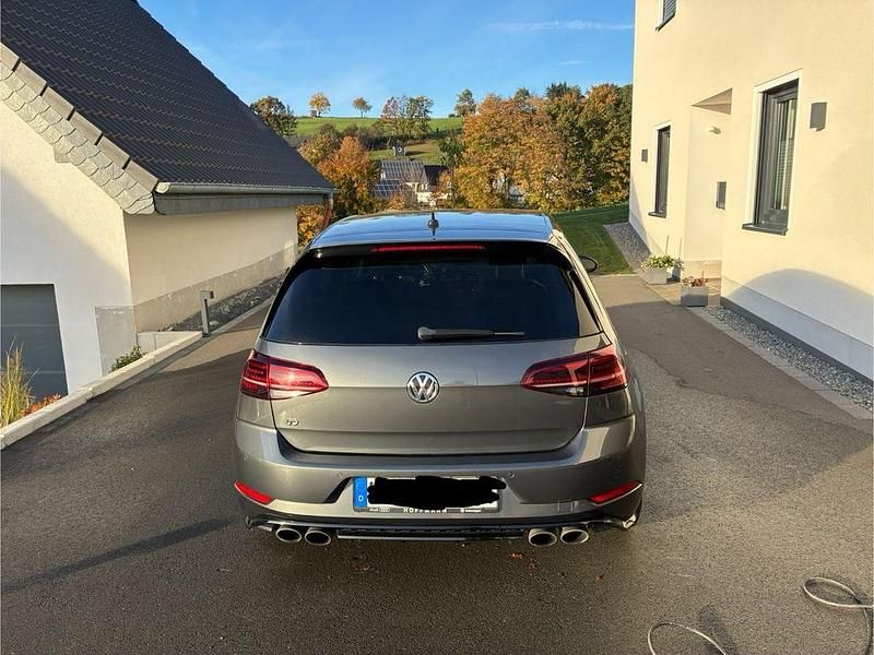 Gebraucht VW Golf VII R 310 PS (228 kW) 2017 Grau Limousine