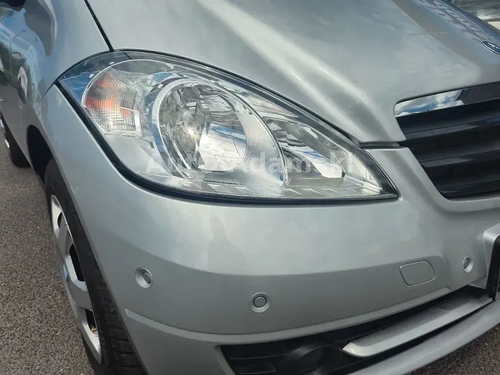 Gebraucht Mercedes A180 116 PS (85 kW) 2010 Silber Van / Kleinbus