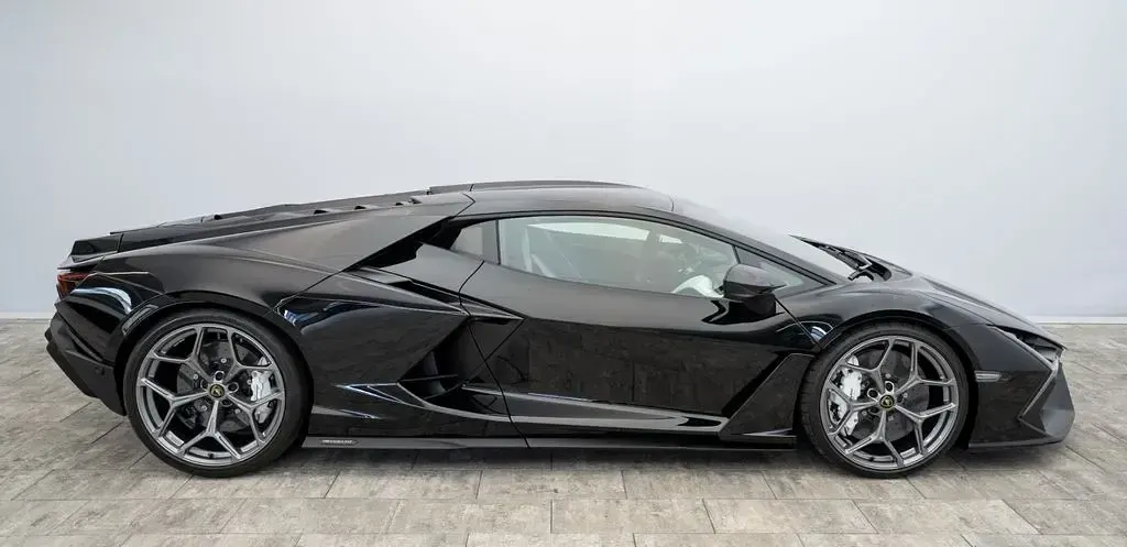 Neu Lamborghini Revuelto 1016 PS (747 kW) 2026 Schwarz Coupé