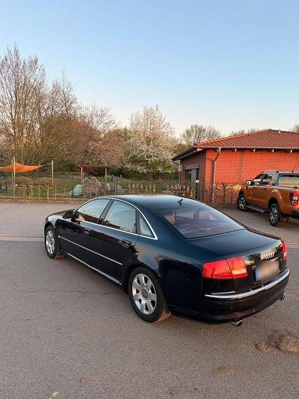 Second-hand Audi A8 2004 Berlinǎ