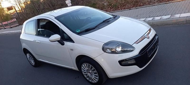 Gebraucht Fiat Punto 70 PS (51 kW) 2011 Weiß Kleinwagen