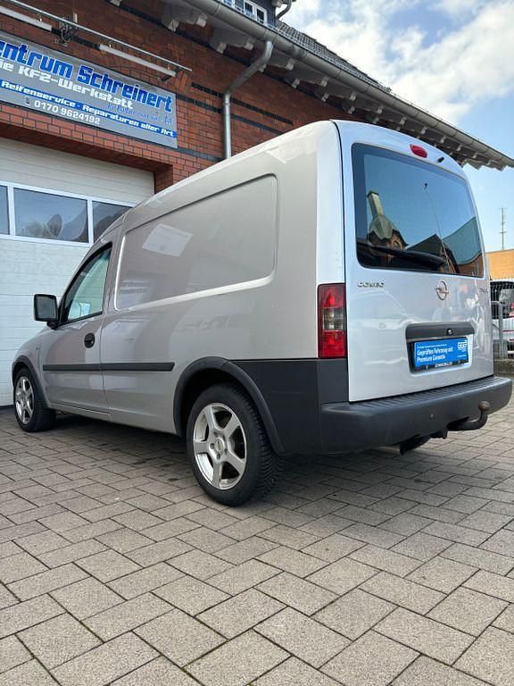 Second-hand Opel Combo 101 CP (74 kW) 2006 Argintiu Monovolum