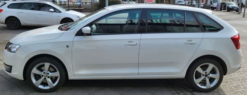Gebraucht Skoda Rapid Elegance 122 PS (89 kW) 2014 Candyweiss Limousine
