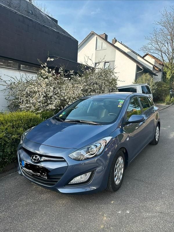 Gebraucht Hyundai i30 110 PS (80 kW) 2014 Blau Kombi