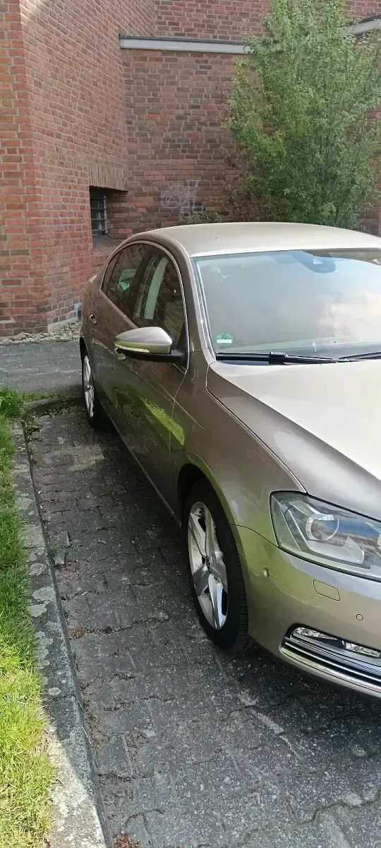 Gebraucht VW Passat 177 PS (130 kW) 2013 Gold Limousine