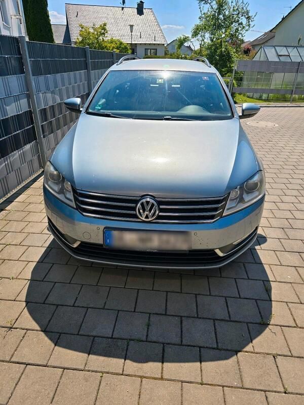 Blau Gebraucht 2013 VW Passat Kombi | 4.900 € (Superpreis) - Bild 1/4