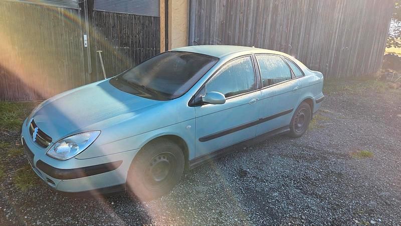 Grün Gebraucht 2002 Citroën C5 Limousine | 400 € (Guter Preis) - Bild 1/4