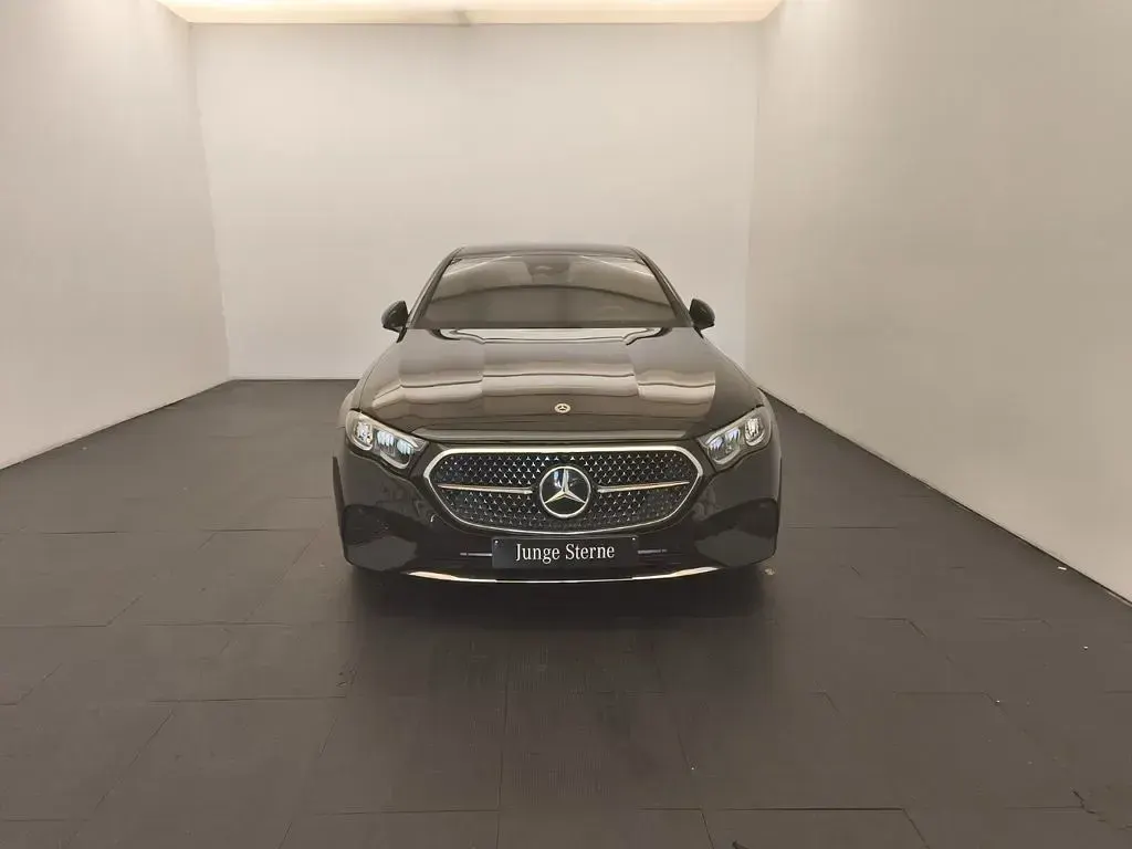 Gebraucht Mercedes E220 Advanced 197 PS (144 kW) 2025 Metalliclack obsidianschwarz Limousine