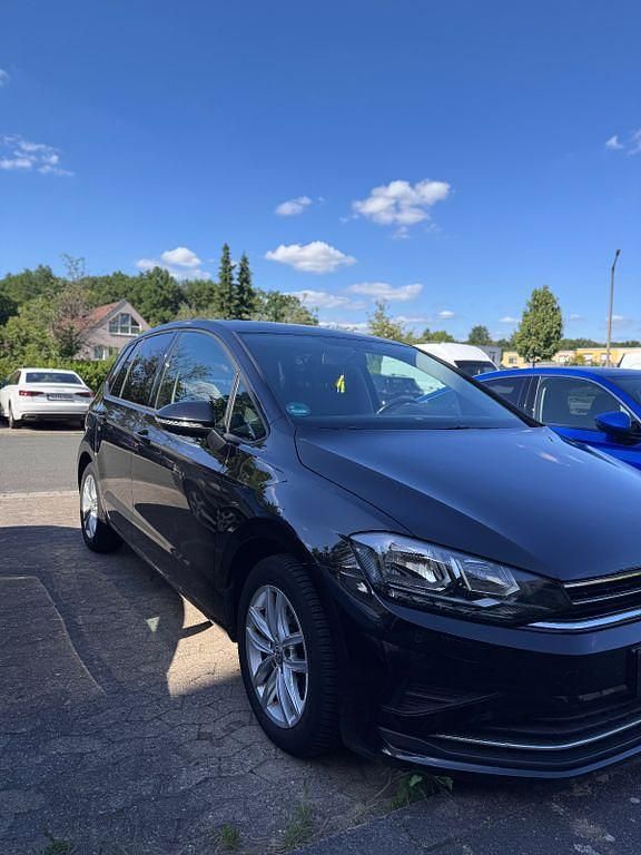 Schwarz Gebraucht 2018 VW Golf Sportsvan Comfortline Van / Kleinbus | 13.500 € (Fairer Preis) - Bild 1/4