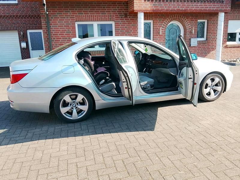 Gebraucht BMW 520 170 PS (125 kW) 2007 Silber Limousine