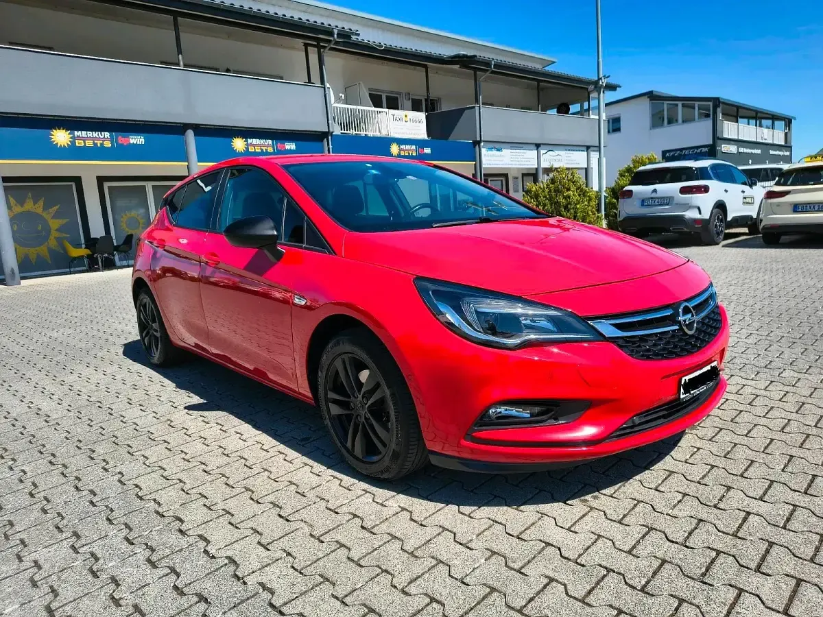 Gebraucht Opel Astra 150 PS (110 kW) 2018 Rot Limousine