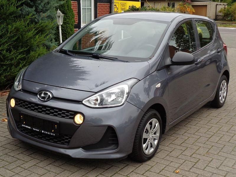 Grau Gebraucht 2017 Hyundai i10 Classic Kleinwagen | 6.550 € (Fairer Preis) - Bild 1/4