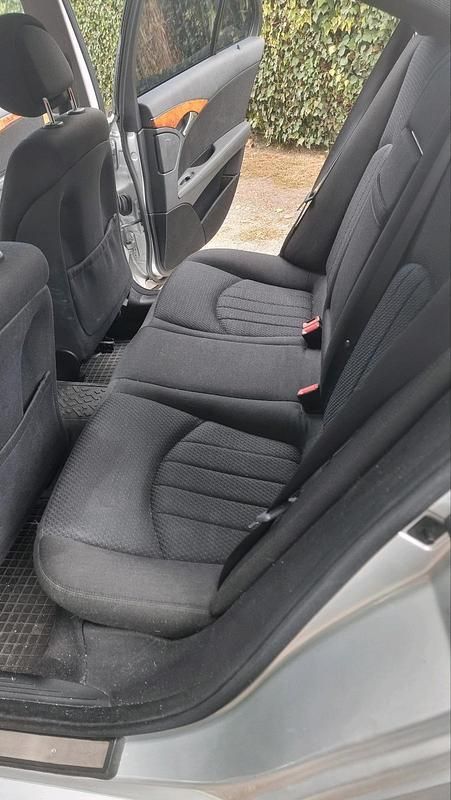 Gebraucht Mercedes E220 177 PS (130 kW) 2005 Silber Limousine