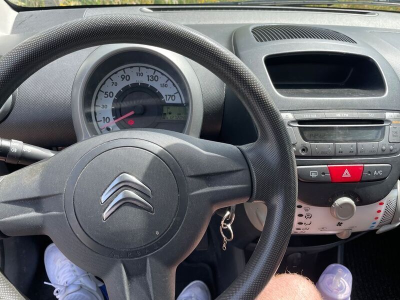 Schwarz Gebraucht 2012 Citroën C1 Advance Kleinwagen | 1.999 € (Guter Preis) - Bild 1/4