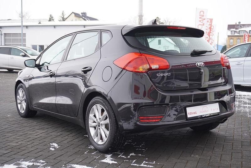 Gebraucht Kia Ceed Attract 99 PS (72 kW) 2018 Schwarz Kleinwagen