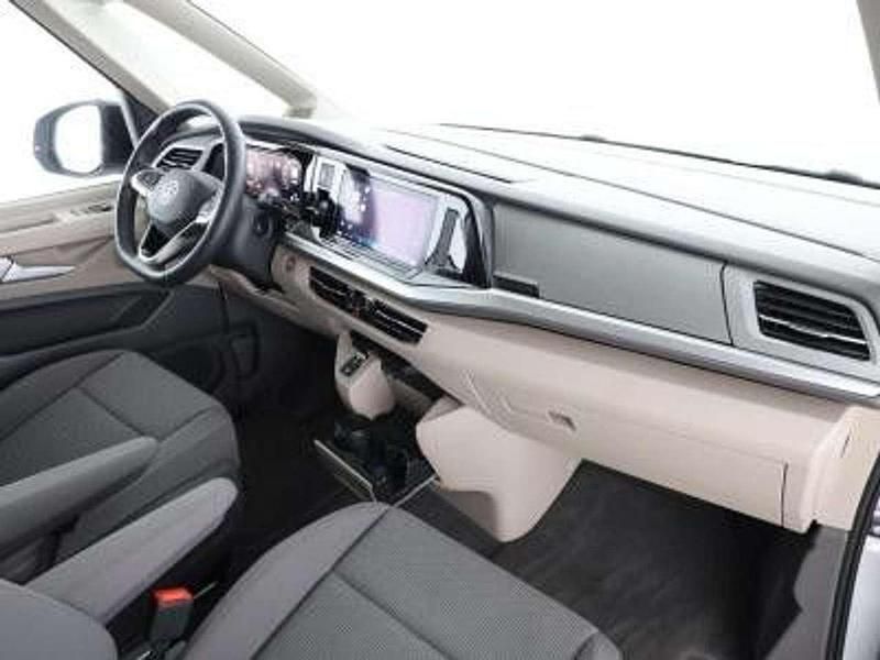 Gebraucht VW Multivan Life 150 PS (110 kW) 2024 Silber Van