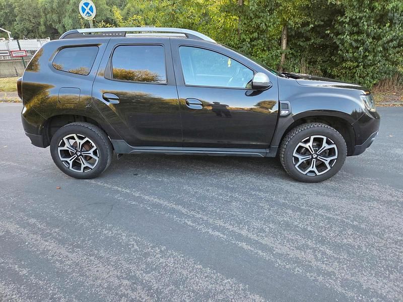 Schwarz Gebraucht 2018 Dacia Duster Prestige SUV | 6.900 € (Superpreis) - Bild 1/4