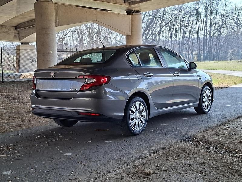 Gebraucht Fiat Tipo 95 PS (69 kW) 2018 Silber Limousine