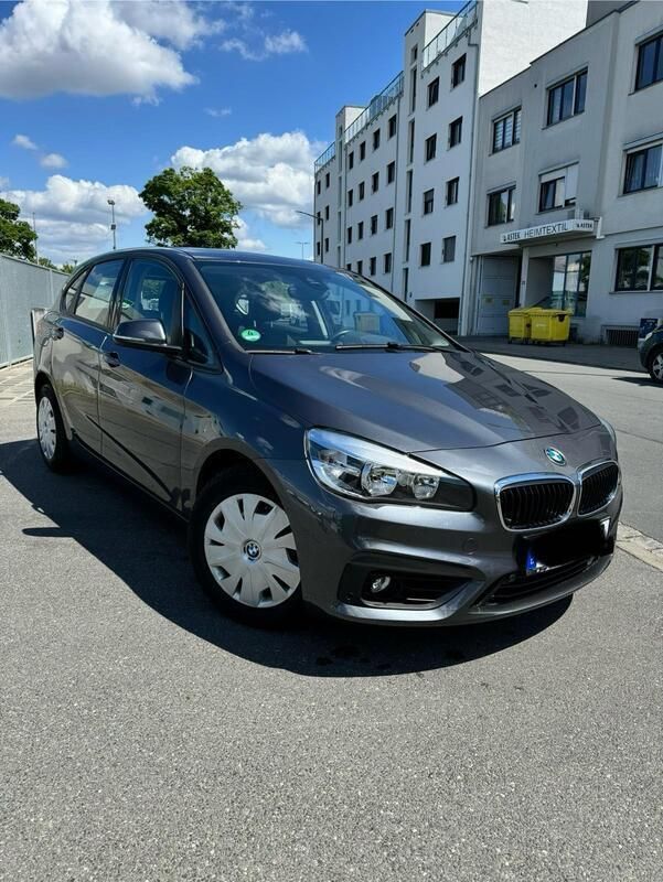 Grau Gebraucht 2016 BMW 218 Limousine | 12.750 € (Superpreis) - Bild 1/4