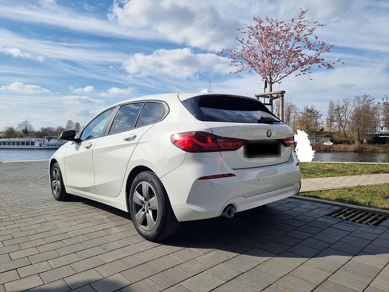 Gebraucht BMW 116 116 PS (85 kW) 2020 Weiß Kleinwagen