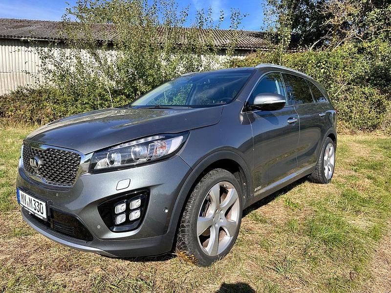 Grau Gebraucht 2017 Kia Sorento Platinum Edition SUV | 18.900 € (Superpreis) - Bild 1/4