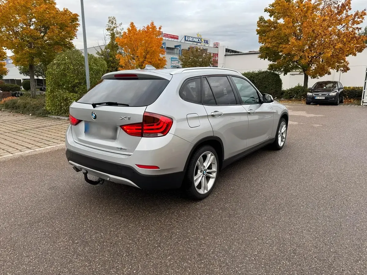 Gebraucht BMW X1 143 PS (105 kW) 2012 Silber SUV