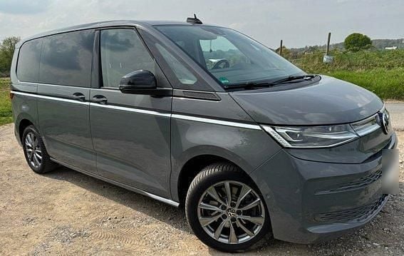 Second-hand VW Multivan Style 204 CP (150 kW) 2022 Gri Monovolum