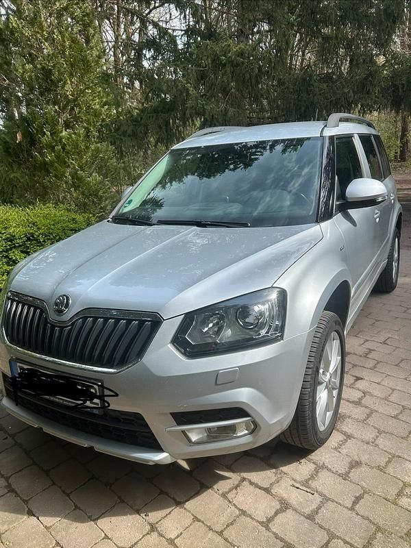Second-hand Skoda Yeti 92 CP (67 kW) 2017 Argintiu SUV