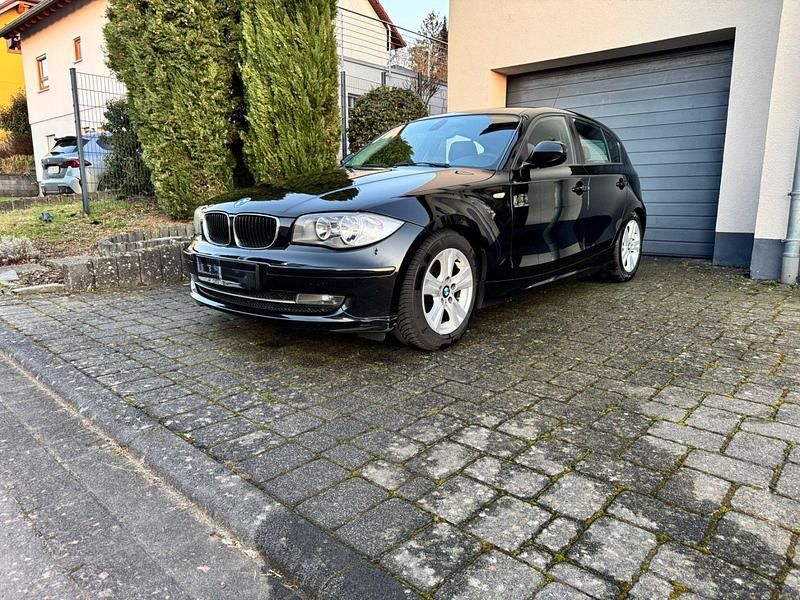 Używany BMW 118 Performance 143 KM (105 kW) 2011 Czarny Hatchback
