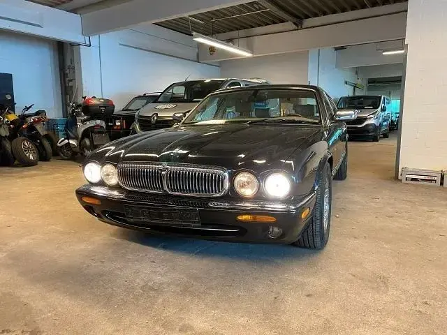Gebraucht Jaguar XJ 284 PS (208 kW) 2000 Schwarz (metallic) Limousine