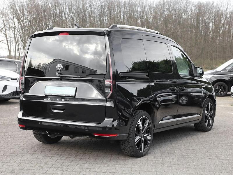 Gebraucht VW Caddy Style 122 PS (89 kW) 2024 Deep black perleffekt Van / Kleinbus