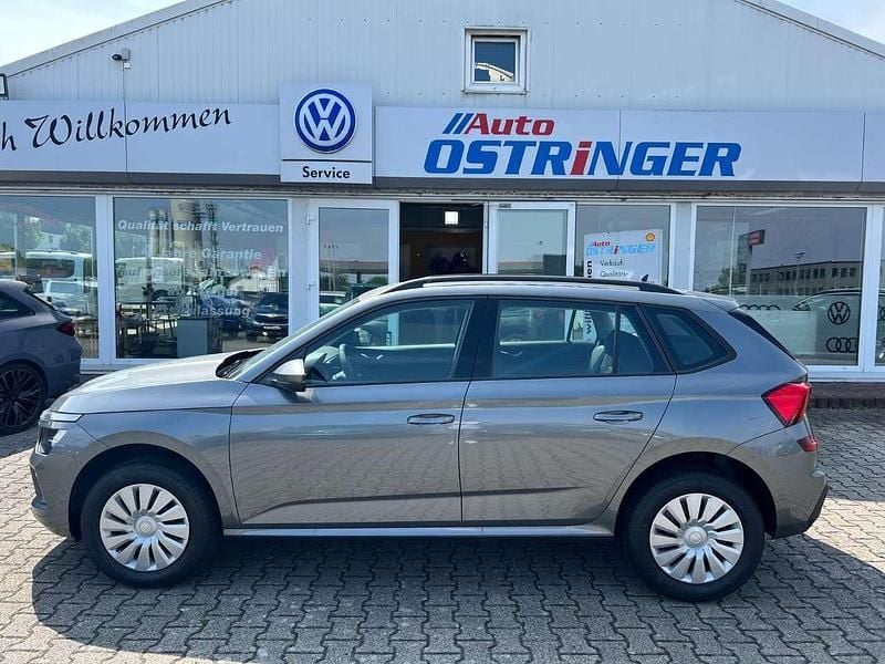 Neu Skoda Kamiq Essence 95 PS (69 kW) 2025 Grau SUV