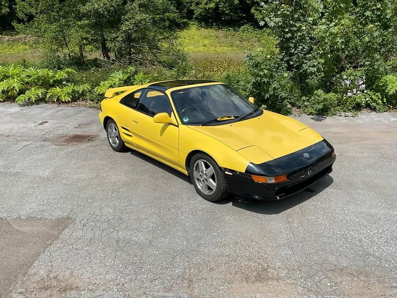 Gelb Gebraucht 1994 Toyota MR2 GT Coupé | 10.500 € - Bild 1/4