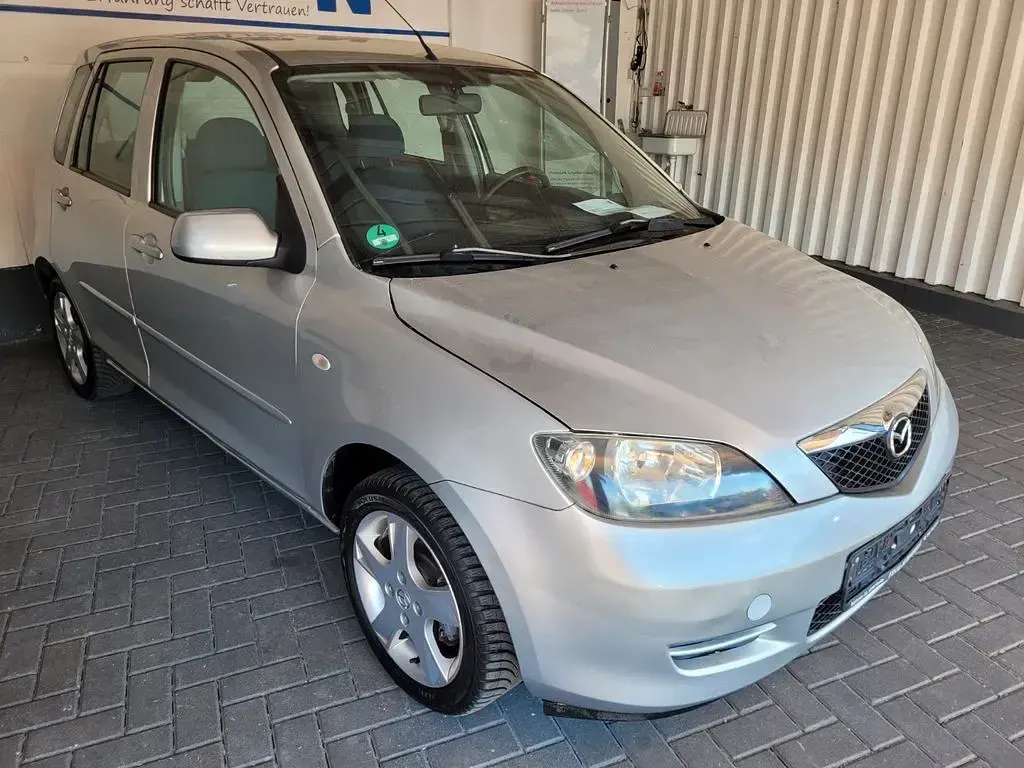 Usata Mazda 2 Active 80 CV (58 kW) 2004 Argento Utilitaria