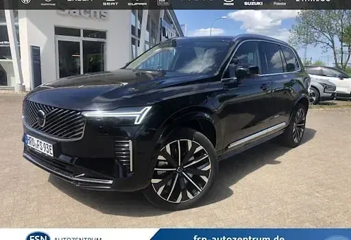 Używany Volvo XC90 Plus 455 KM (334 kW) 2025 Czarny SUV