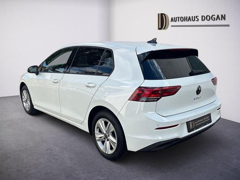 Gebraucht VW Golf VII 150 PS (110 kW) 2021 Weiß Kleinwagen