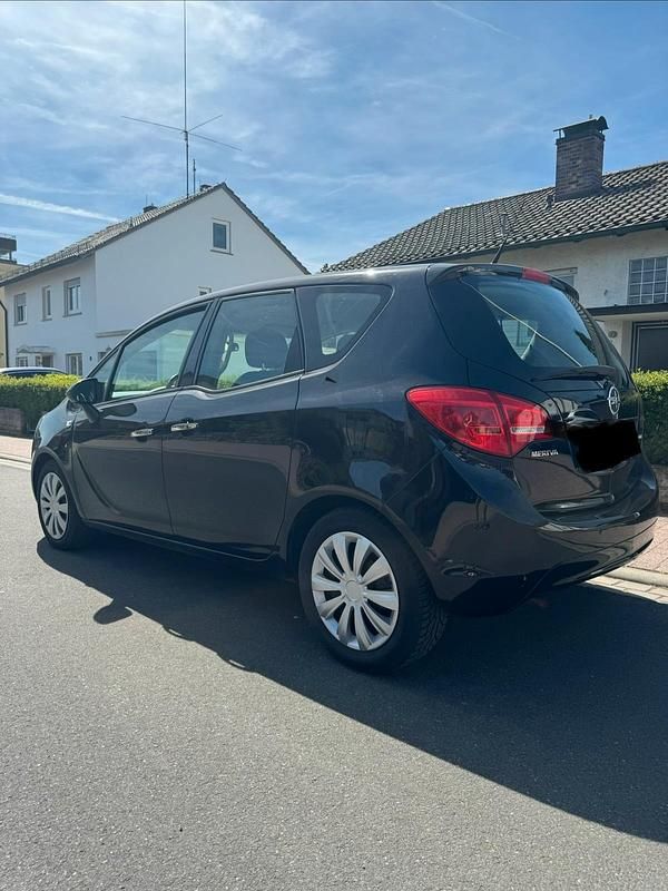 Second-hand Opel Meriva 110 CP (80 kW) 2011 Negru Monovolum