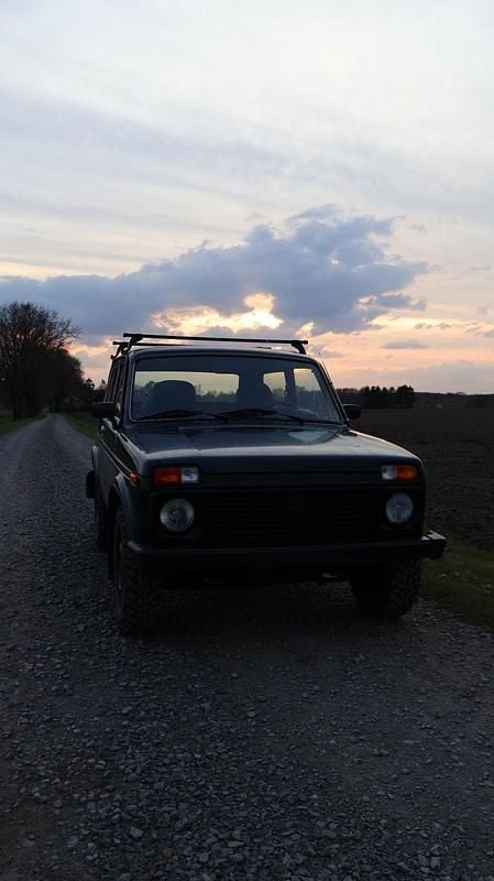 Second-hand Lada niva 82 CP (60 kW) 2008 Verde SUV