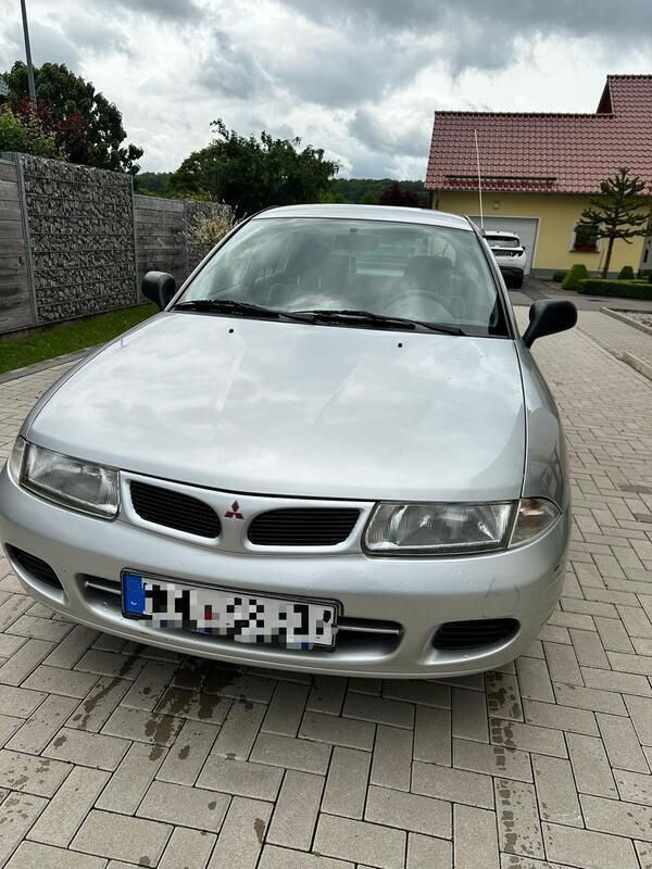 Silber Gebraucht 2000 Mitsubishi Carisma Limousine | 2.000 € - Bild 1/4